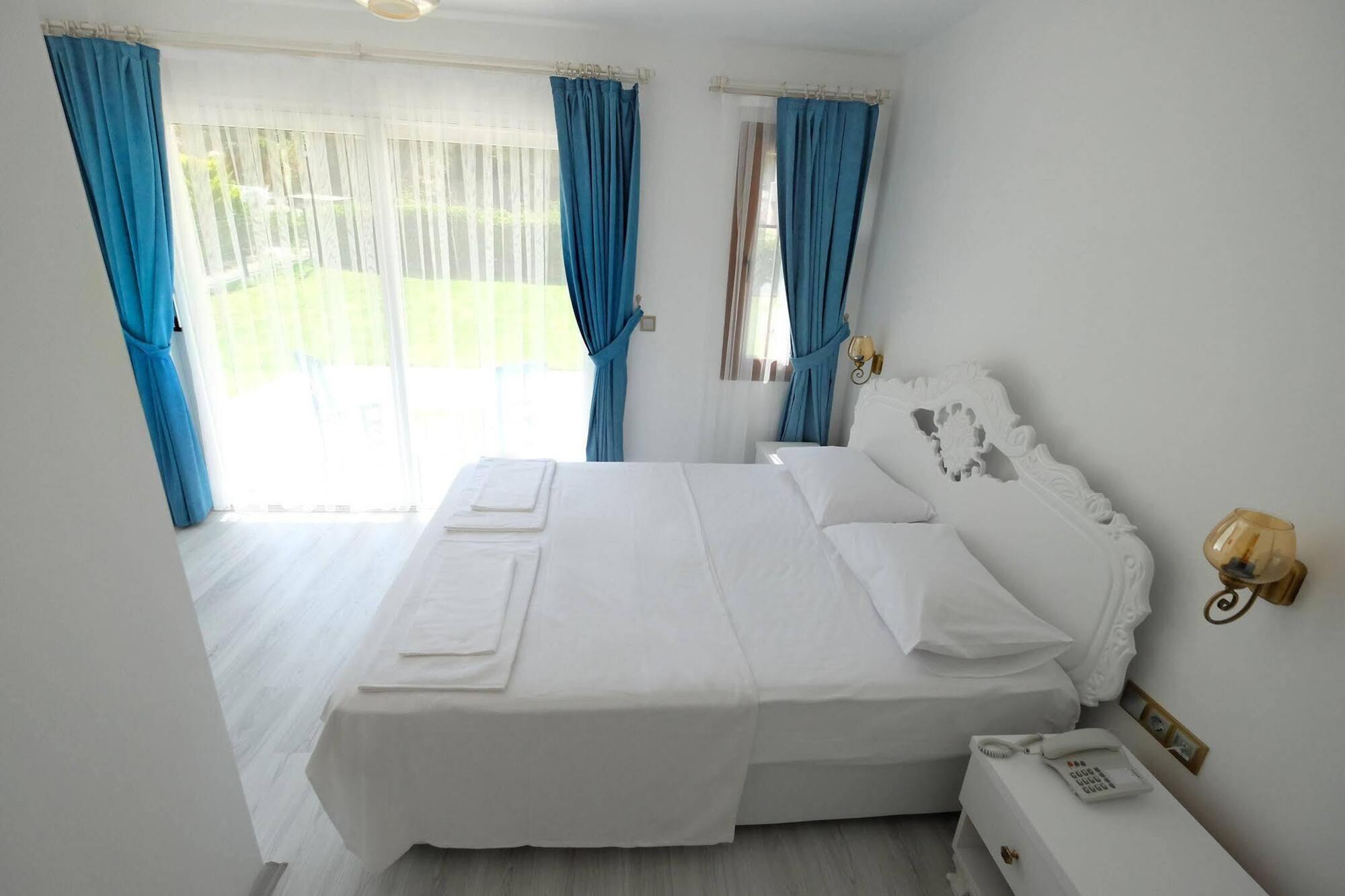 Bugra Alacati (Adults Only) Екстер'єр фото